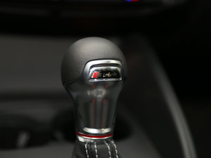 20162.0TFSI Limousine п؅^