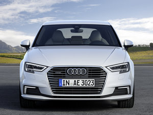 2017Sportback e-tron w^