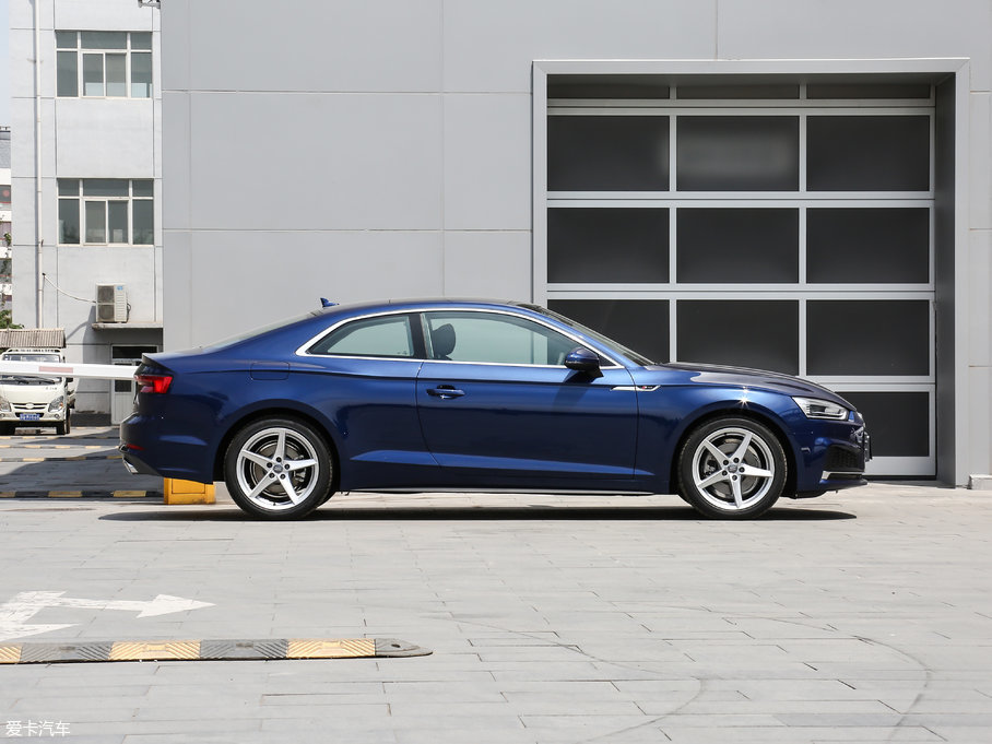 2017WA5 Coupe Coupe 40 TFSI r