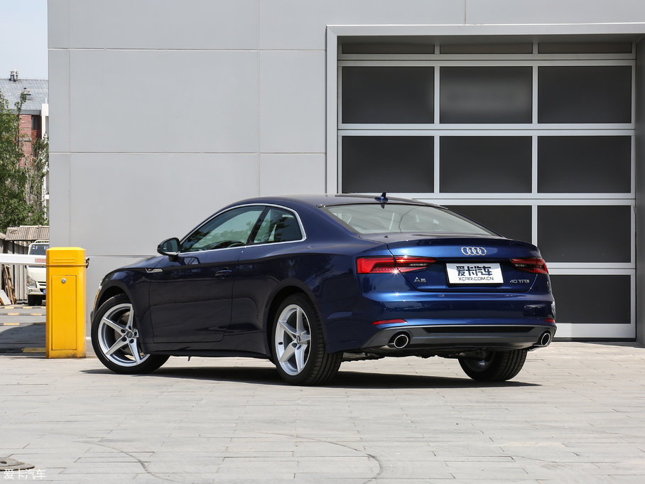 2017WA5 Coupe Coupe 40 TFSI r