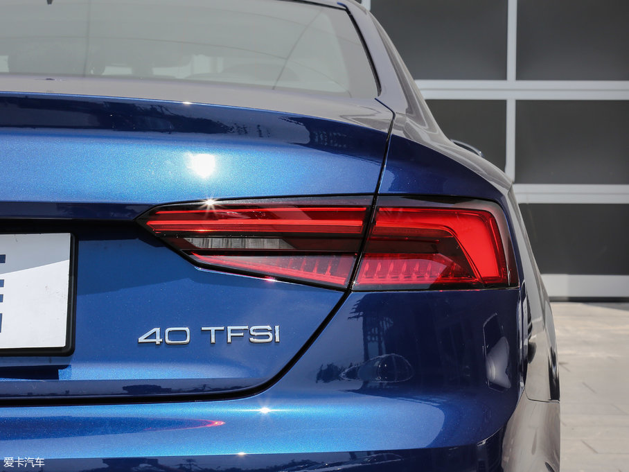 2017WA5 Coupe Coupe 40 TFSI r