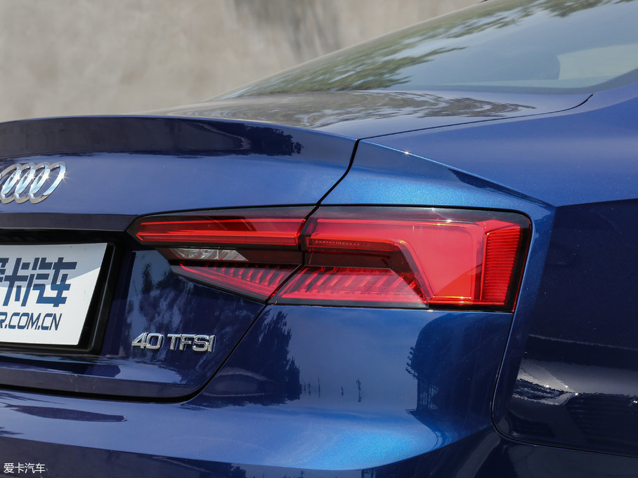 2017WA5 Coupe Coupe 40 TFSI r