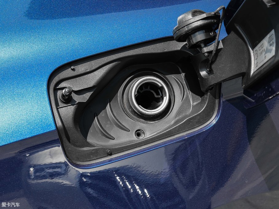 2017WA5 Coupe Coupe 40 TFSI r