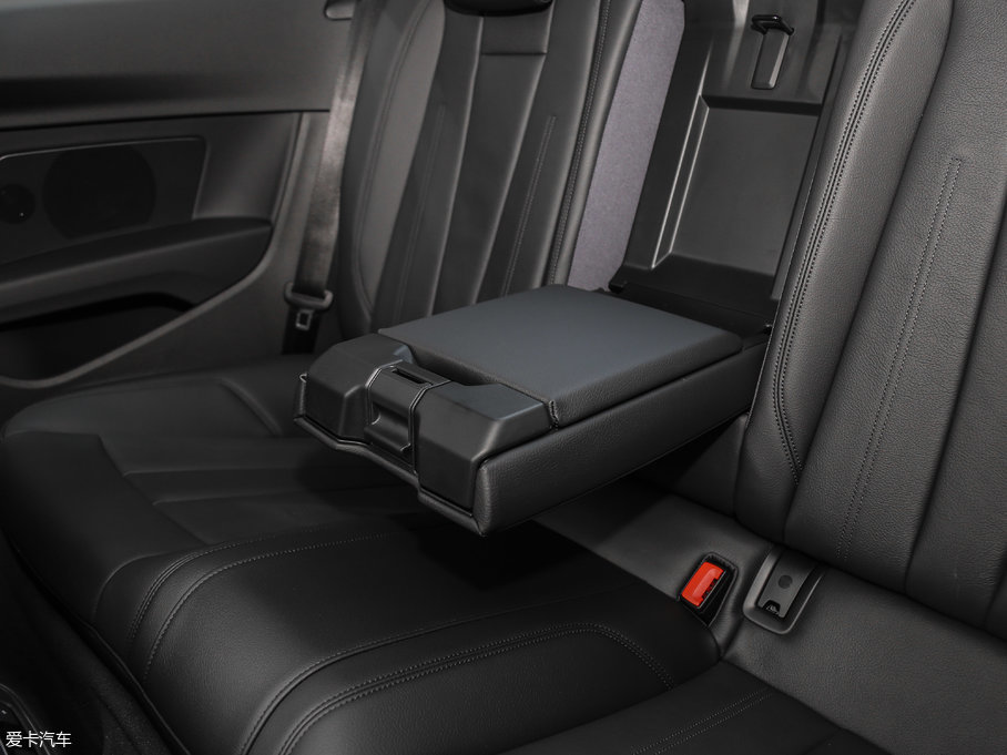 2017WA5 Coupe Coupe 40 TFSI r