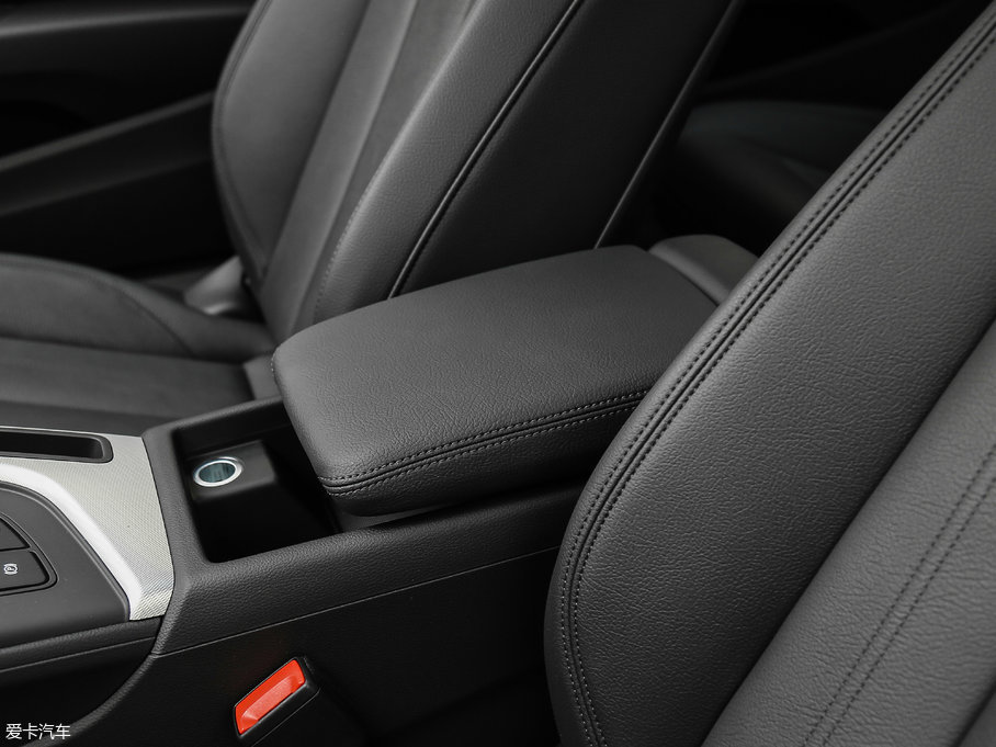 2017WA5 Coupe Coupe 40 TFSI r