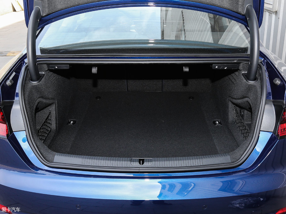 2017?yun)WA5 Coupe Coupe 40 TFSI r(sh)