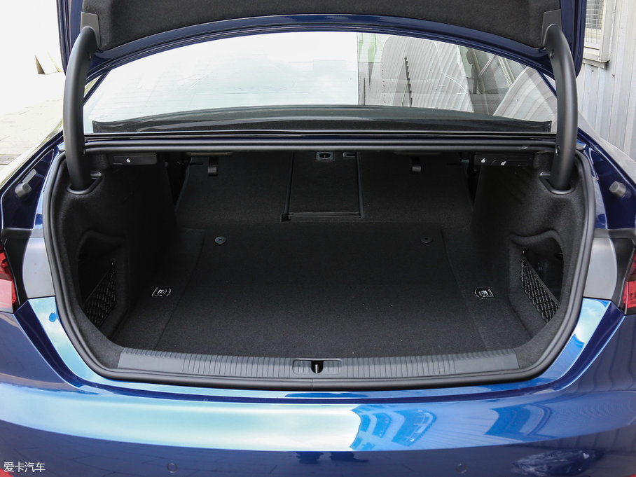 2017WA5 Coupe Coupe 40 TFSI r