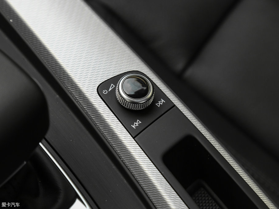 2017WA5 Coupe Coupe 40 TFSI r