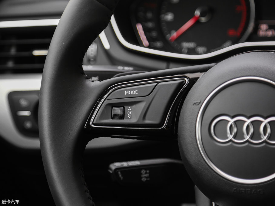 2017WA5 Coupe Coupe 40 TFSI r