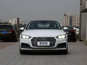 2017Coupe 45 TFSI quattro \ ^