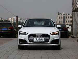 2017Coupe 45 TFSI quattro \ ^