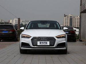 2017Coupe 45 TFSI quattro \ ^