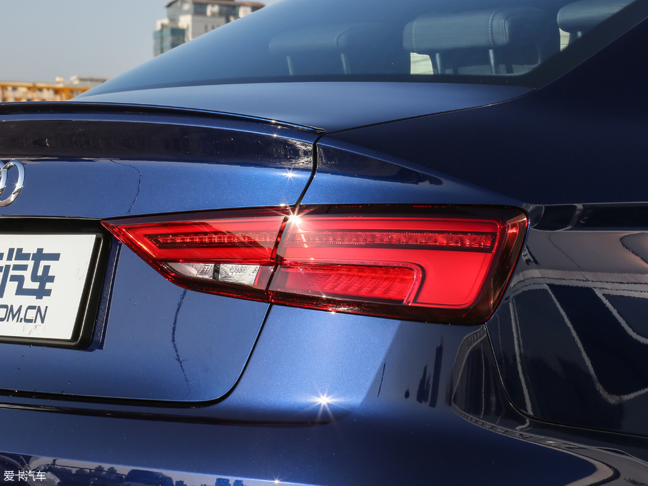 2017?yun)WS3 2.0TFSI Limousine