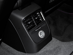 20172.0TFSI Limousine п؅^