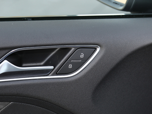 20172.0TFSI Limousine g