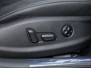 20172.0TFSI Limousine g