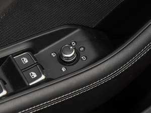 20172.0TFSI Limousine п؅^