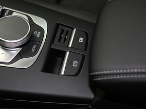 20172.0TFSI Limousine v܇Ƅ