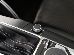 20172.0TFSI Limousine п؅^