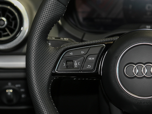 20172.0TFSI Limousine п؅^