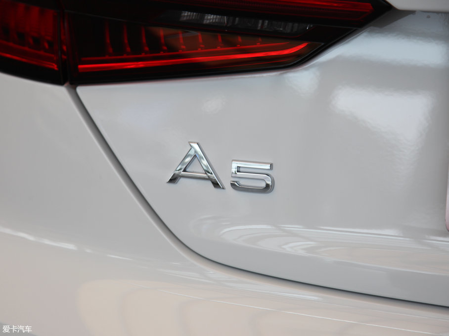 2017?yun)WA5 Sportback 40 TFSI r(sh)