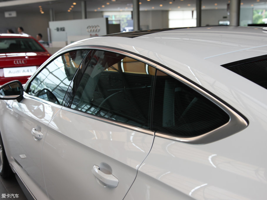 2017?yun)WA5 Sportback 40 TFSI r(sh)