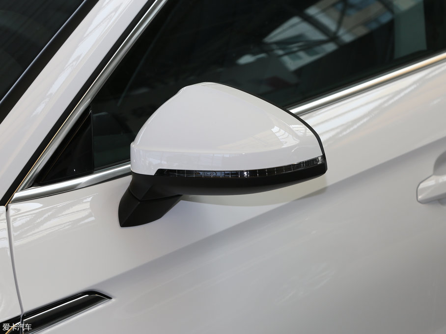 2017WA5 Sportback 40 TFSI r