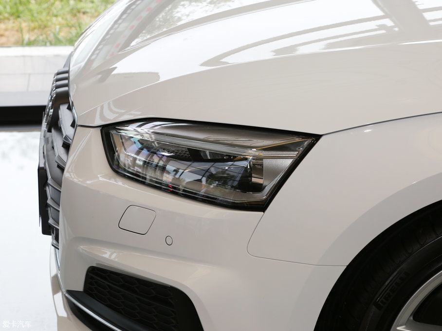 2017?yun)WA5 Sportback 40 TFSI r(sh)