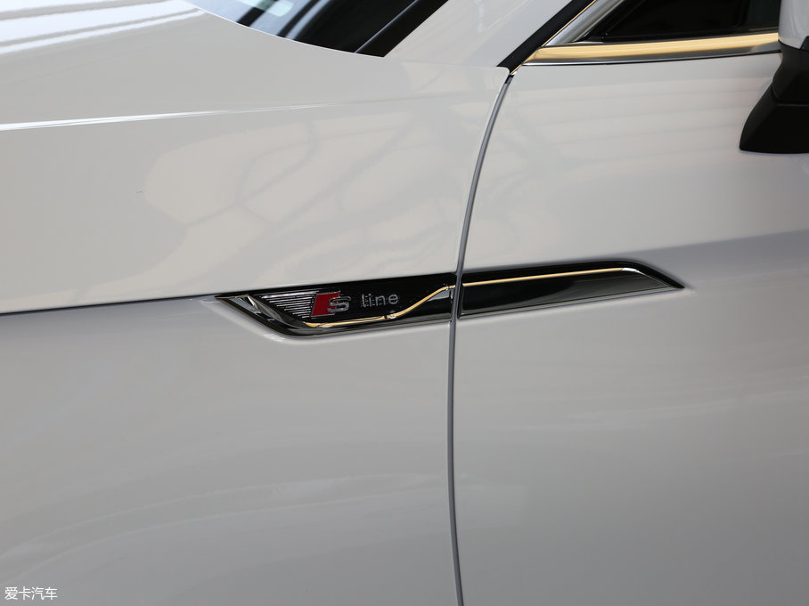 2017WA5 Sportback 40 TFSI r