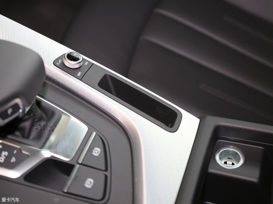 2017?yun)WA5 Sportback 40 TFSI r(sh)