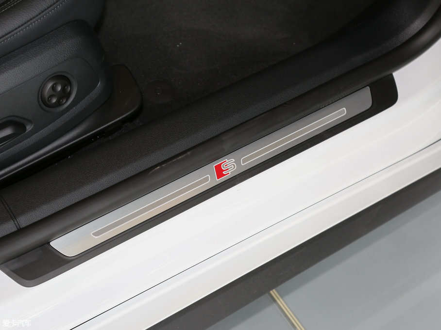 2017WA5 Sportback 40 TFSI r