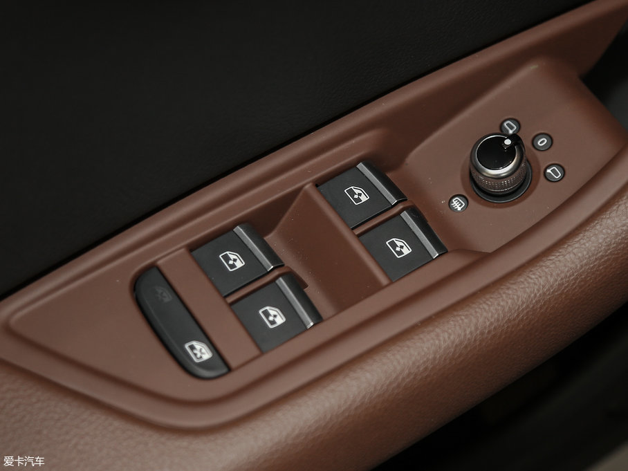 2017?yun)WA5 Sportback 40 TFSI r(sh)