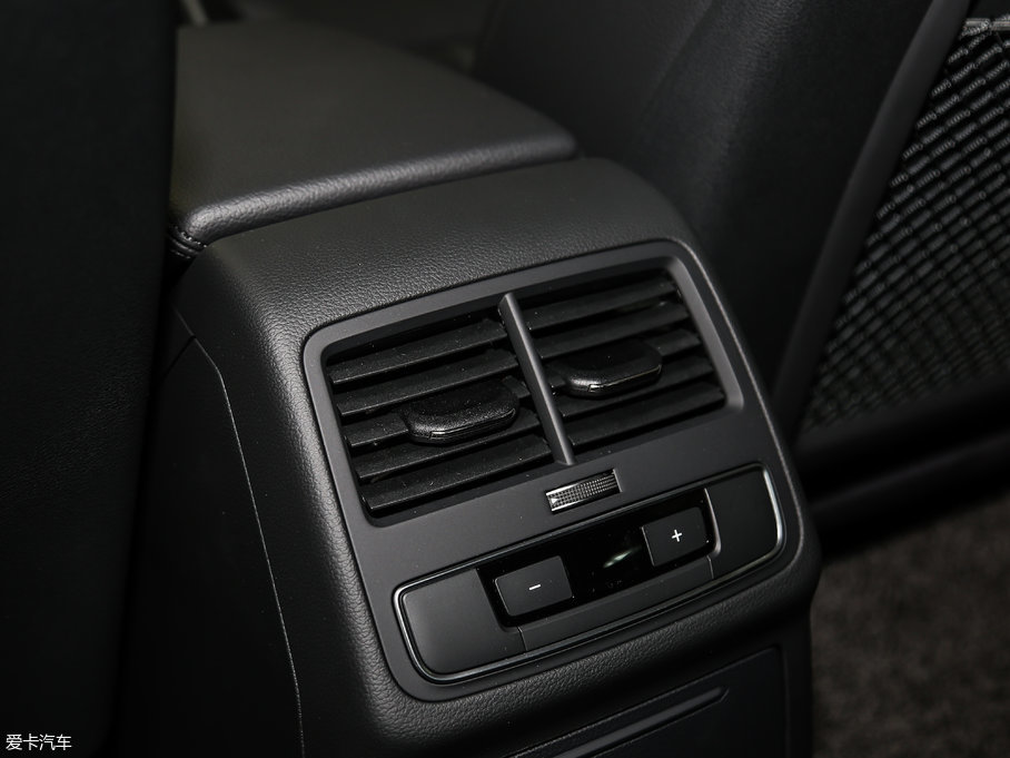 2017WA5 Sportback 45 TFSI r