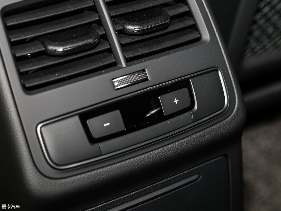 2017WA5 Sportback 45 TFSI r