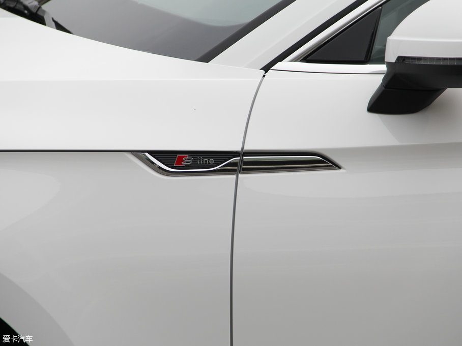 2017?yun)WA5 Sportback 45 TFSI r(sh)