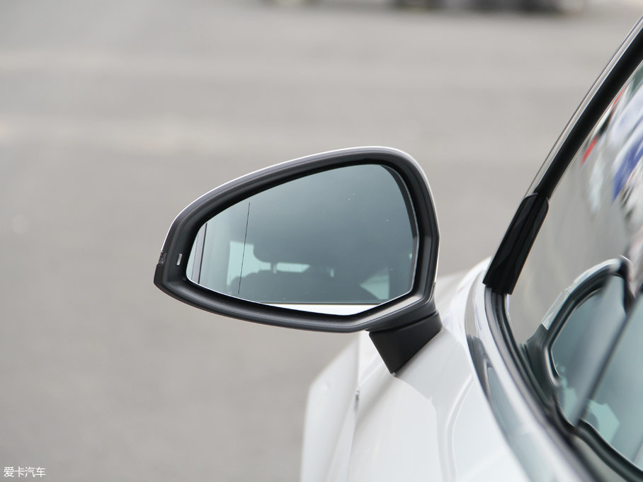 2017WA5 Sportback 45 TFSI r