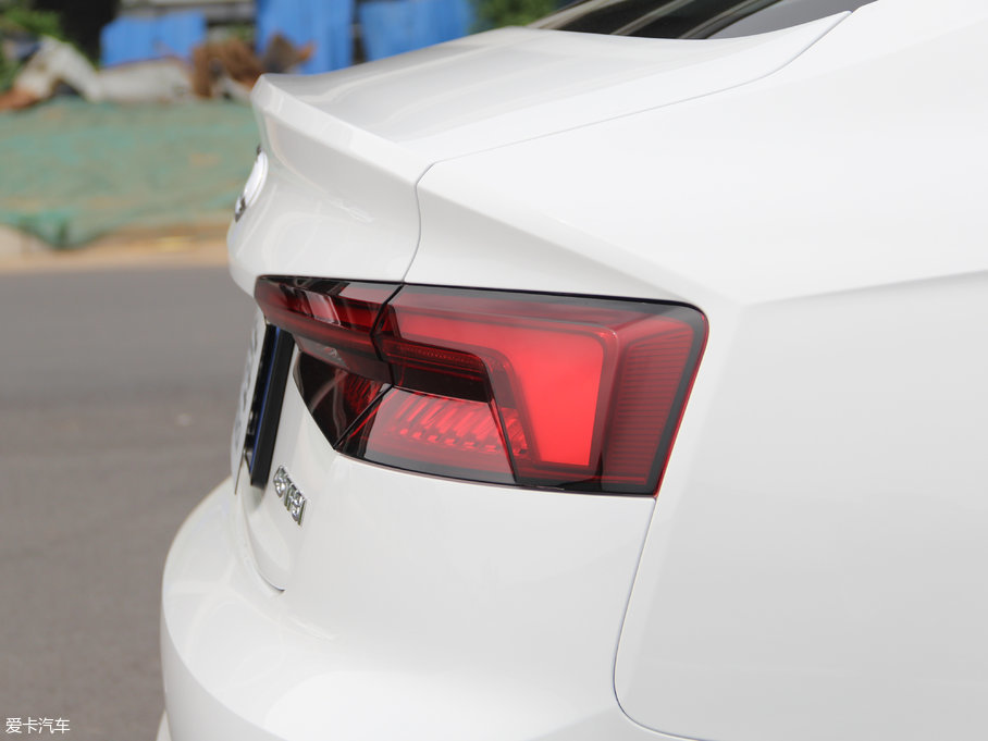 2017WA5 Sportback 45 TFSI r