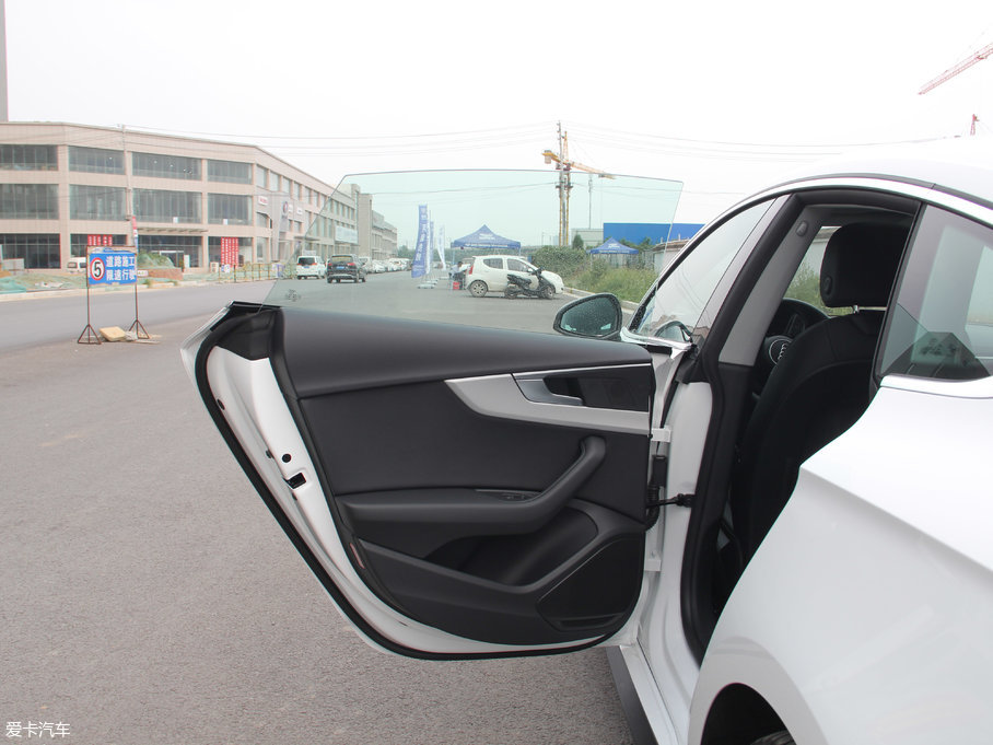 2017WA5 Sportback 45 TFSI r