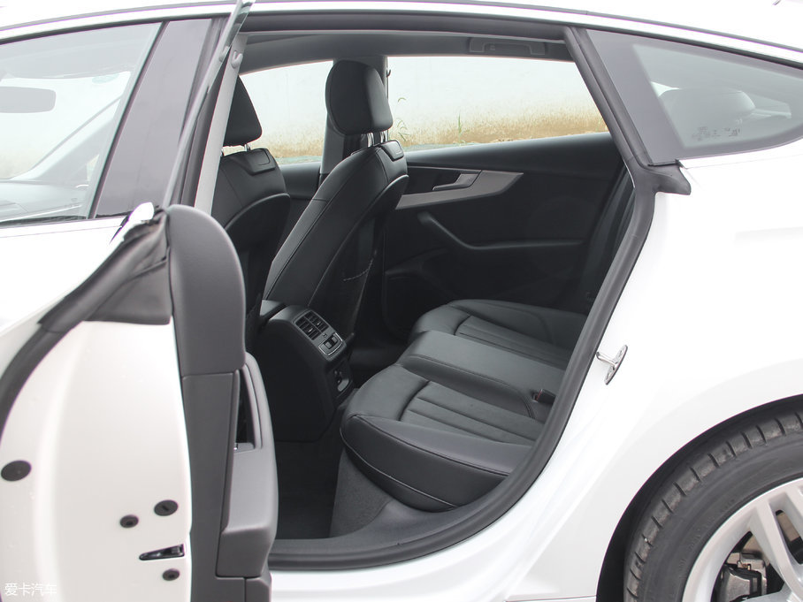 2017WA5 Sportback 45 TFSI r