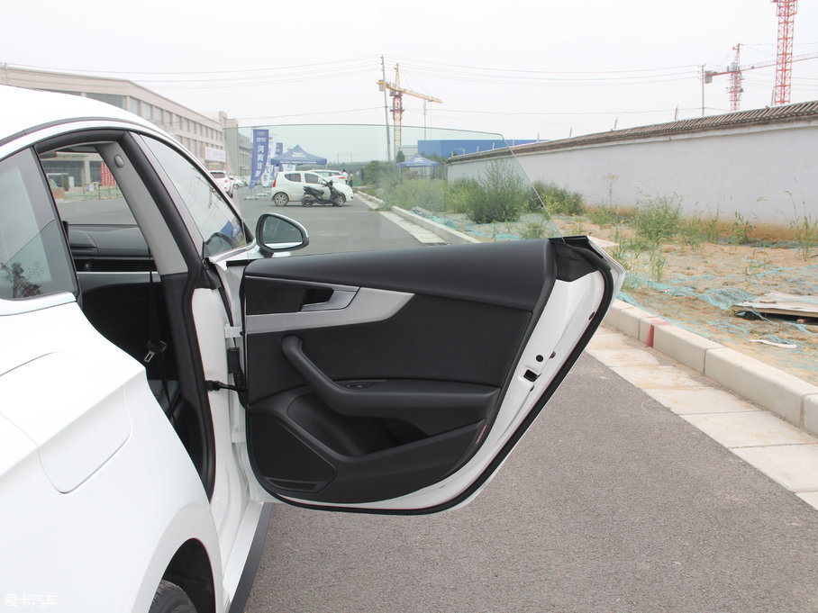 2017WA5 Sportback 45 TFSI r