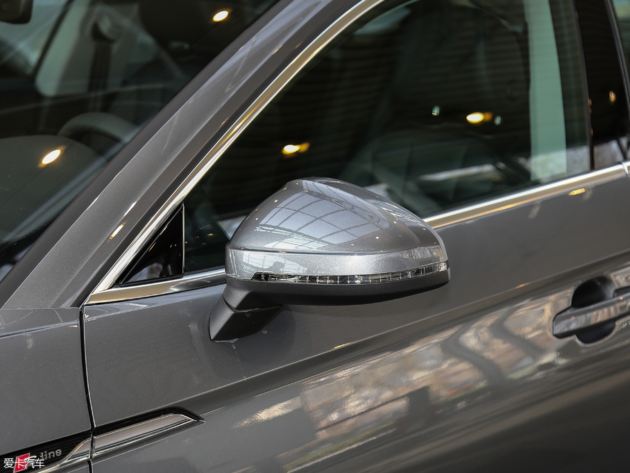 2017?yun)WA5 Sportback 40 TFSI r(sh)