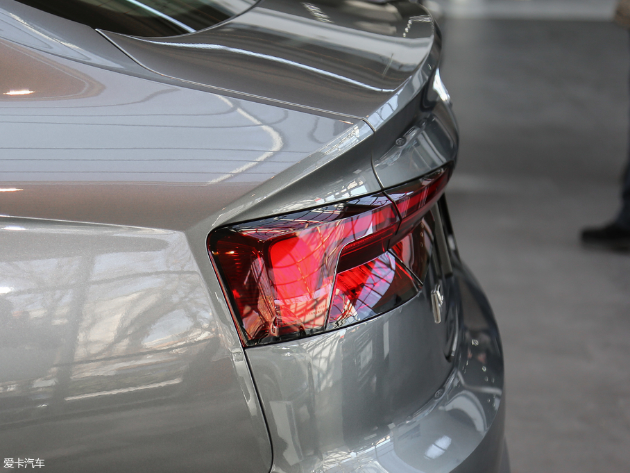 2017WA5 Sportback 40 TFSI r