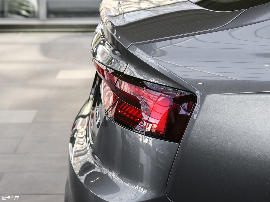 2017WA5 Sportback 40 TFSI r