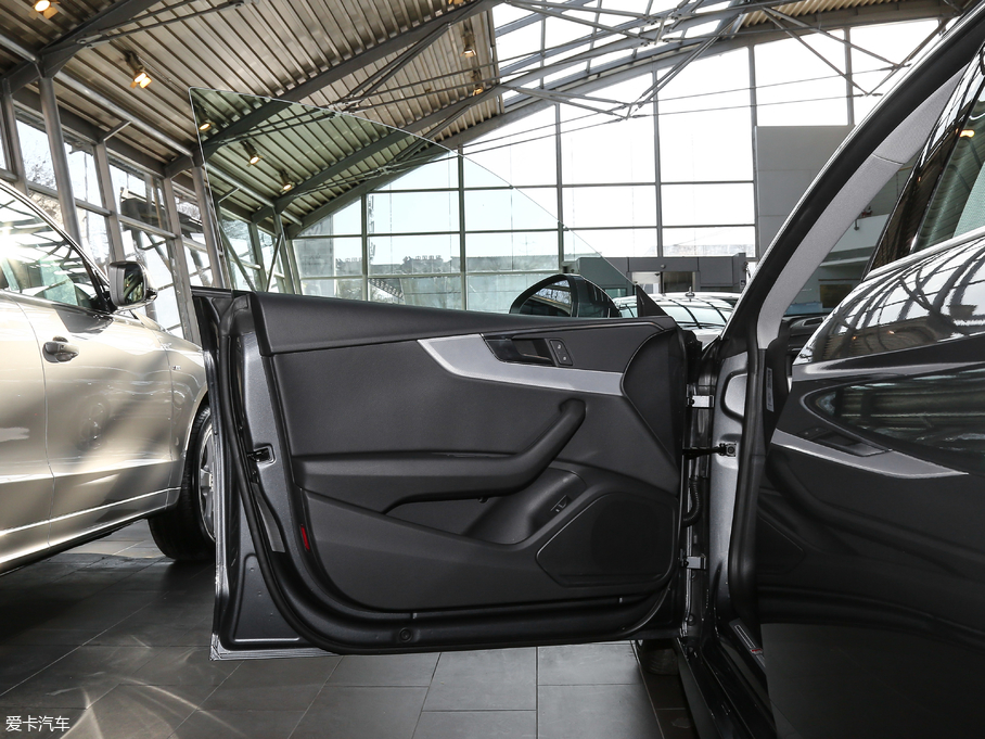 2017WA5 Sportback 40 TFSI r