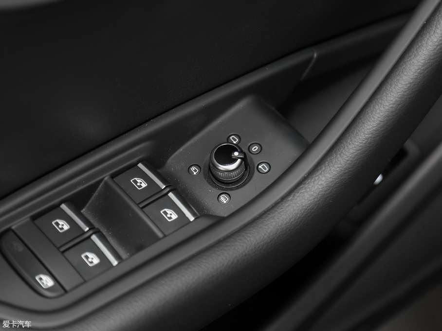 2017WA5 Sportback 40 TFSI r