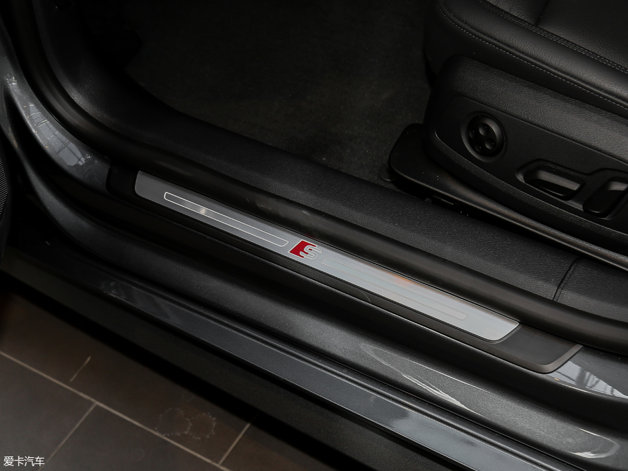 2017WA5 Sportback 40 TFSI r