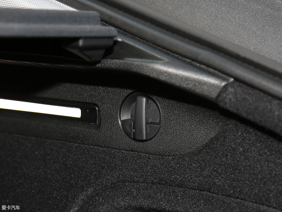 2017?yun)WA5 Sportback 40 TFSI r(sh)