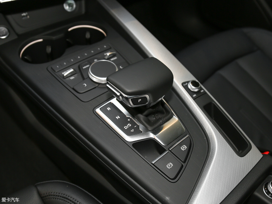 2017?yun)WA5 Sportback 40 TFSI r(sh)