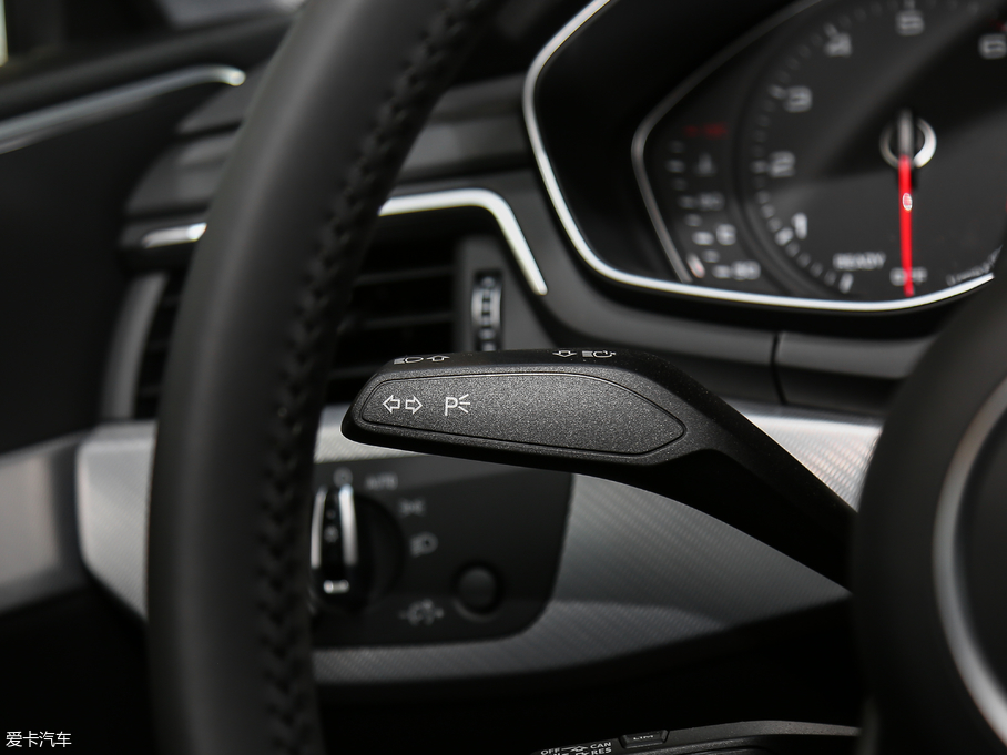 2017?yun)WA5 Sportback 40 TFSI r(sh)