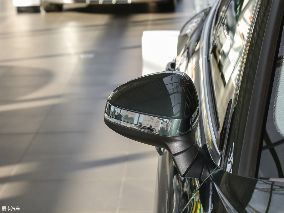 2017WA5 Sportback 45 TFSI r